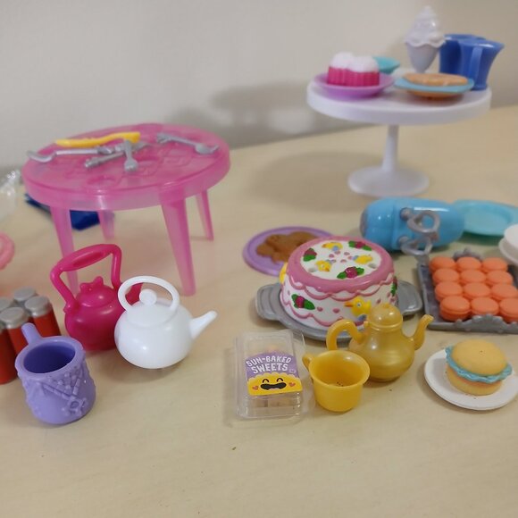 Barbie & Chelsea party set with 30+ accessories (see all pics) - Picture 6 of 8